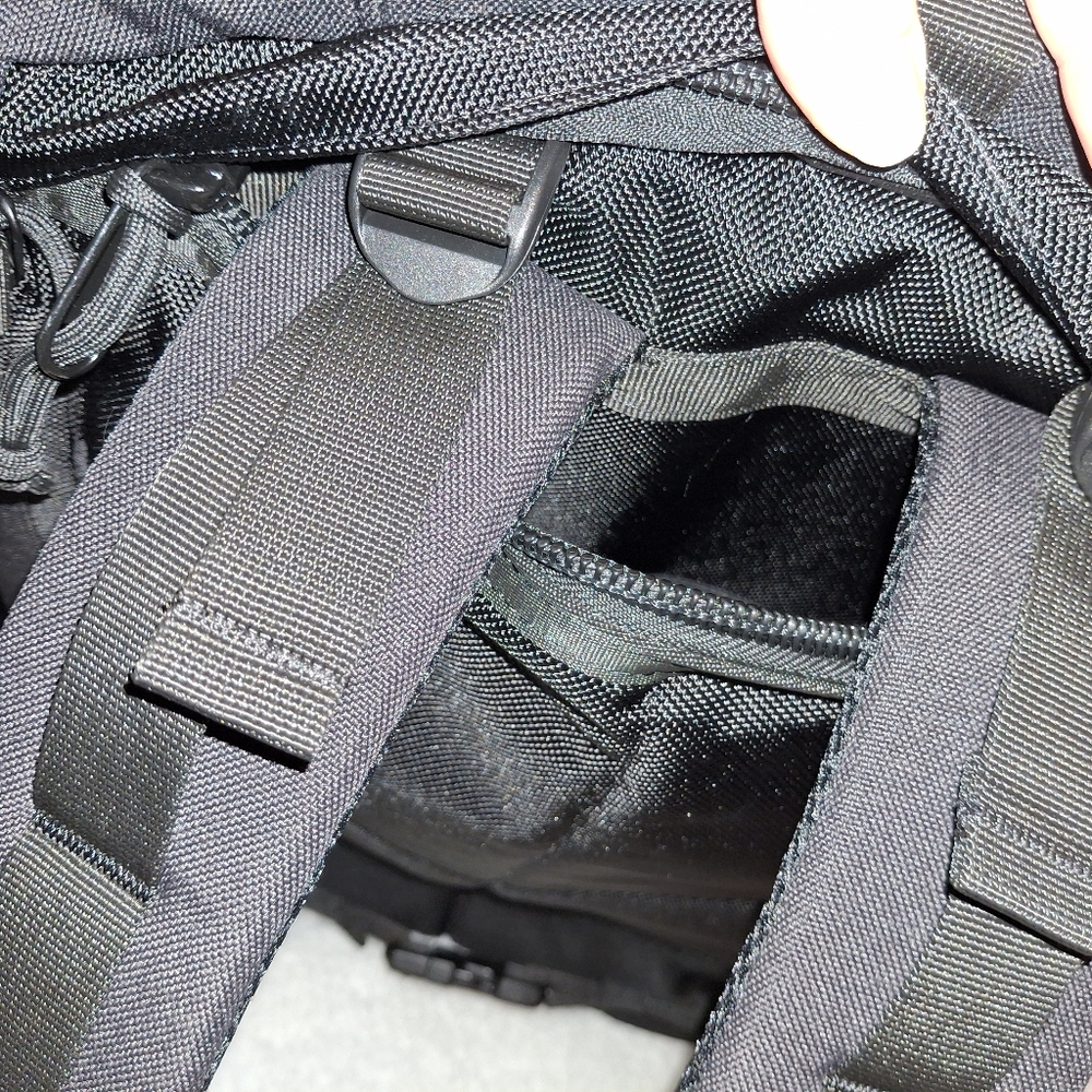 Topo Designs Black Backpack- Global Travel Bag 30L - NWT - Picture 7 of 13